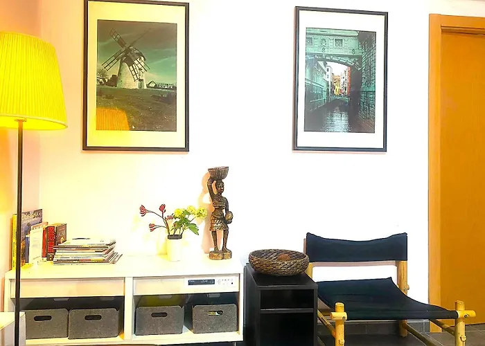 3 Bedroom Next To Airport & La Sagrada Familia Metro And Fc Barcelona Stadium