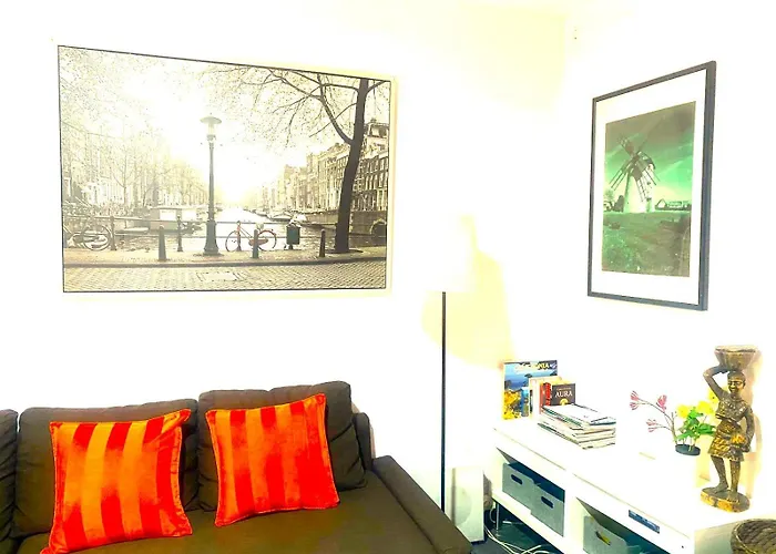 3 Bedroom Next To Airport & La Sagrada Familia Metro And Fc Barcelona Stadium