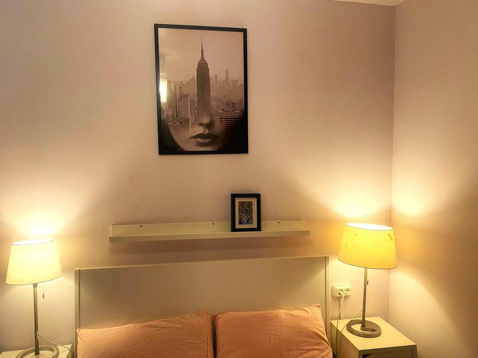 Apartment 3 Bedroom Next To Airport & La Sagrada Familia Metro And Fc Barcelona Stadium
