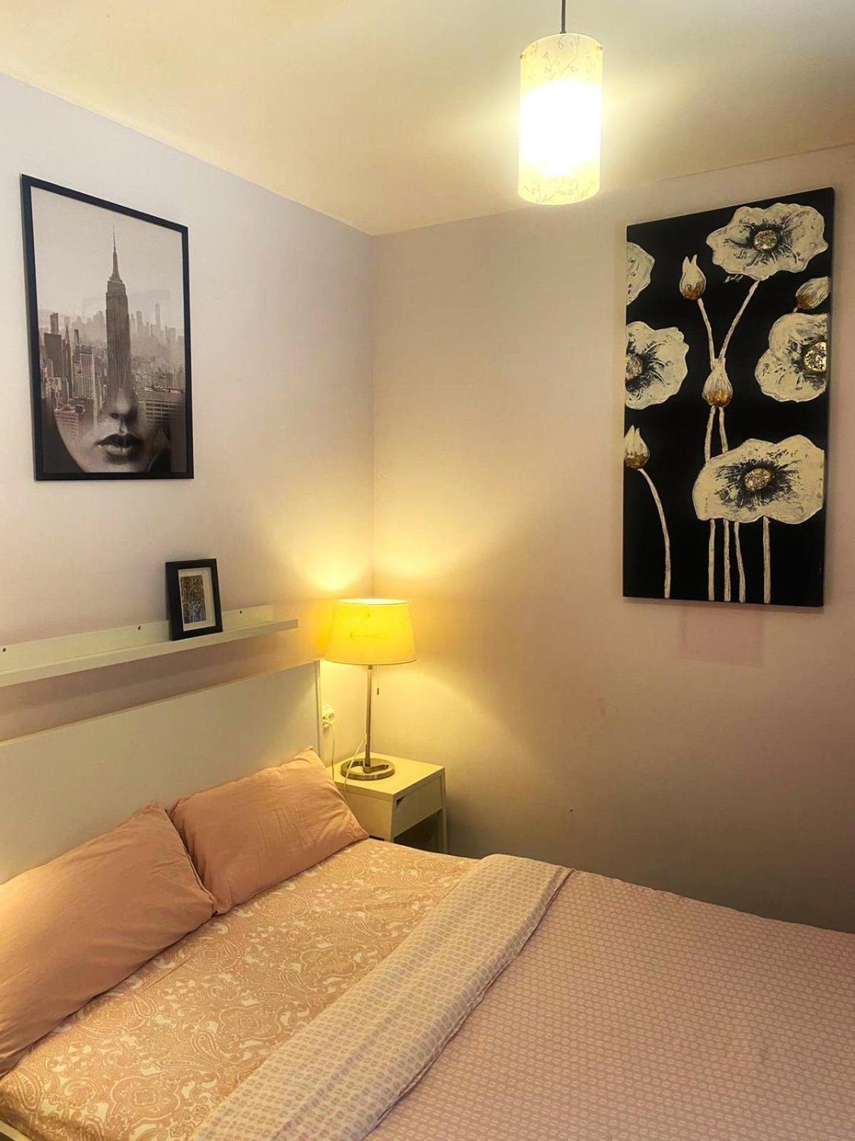 Apartment 3 Bedroom Next To Airport & La Sagrada Familia Metro And Fc Barcelona Stadium